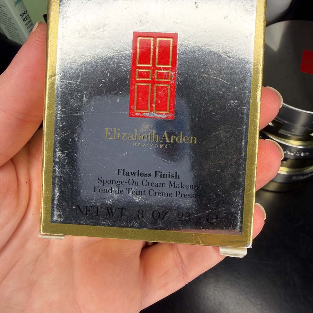 Elizabeth Arden Flawless Finish Makeup-warm sunbeige